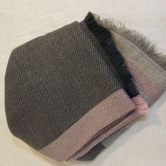 ROOTS Large square scarf pink gray beige color very soft - Picture 1 of 4